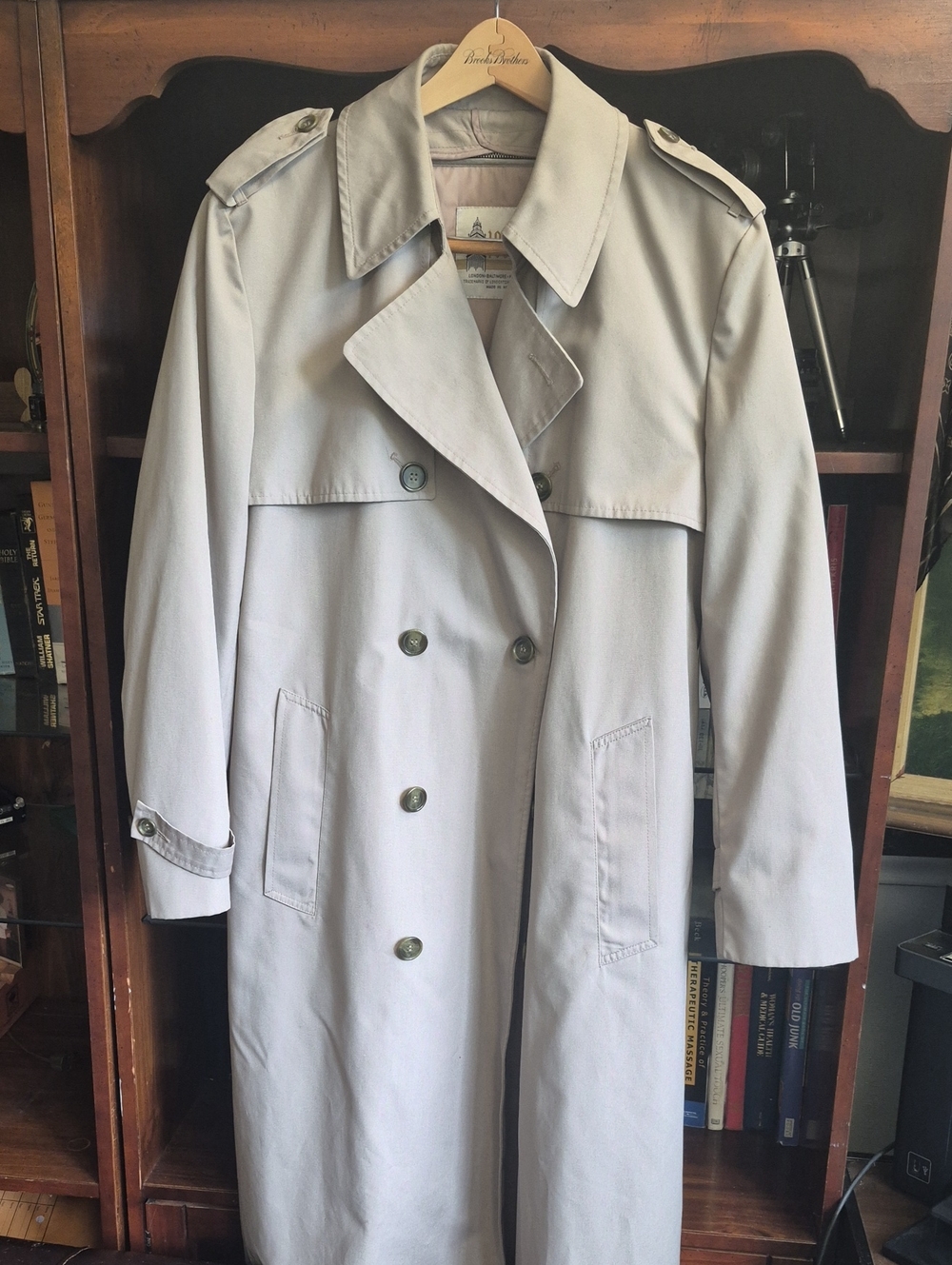 London Fog Light Beige Double-Breasted Trench Coat 40 Reg